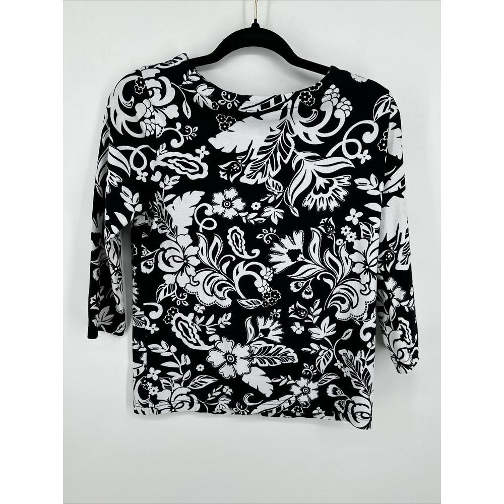 Croft And Barrow Women Long Sleeve Black and White Floral Top